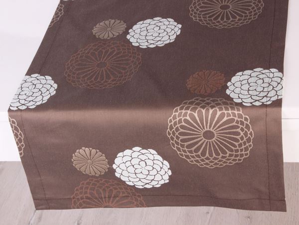 resm TAFTA KAHVE ZEMİN BEYAZ BEJ ÇİÇEKLER DESEN RUNNER ÖRTÜ